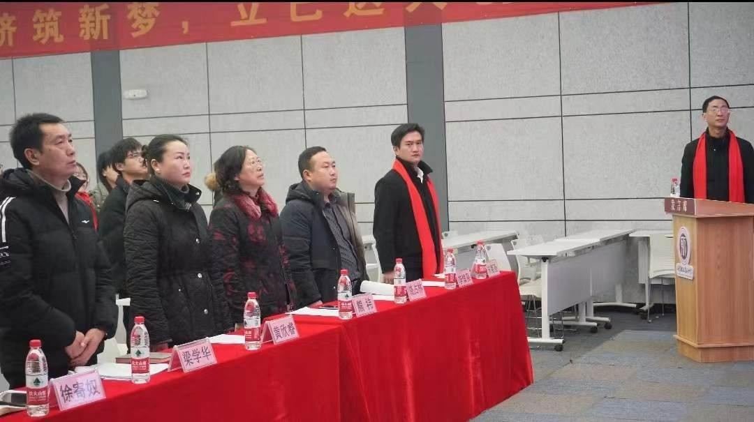 77042014de21f54517c76df2e374320